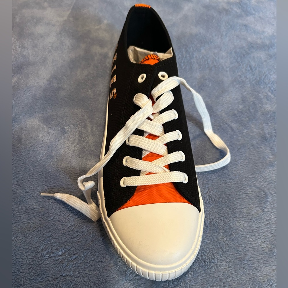 Exclusive Virginia Tech Hokies Mens Low Top Big Logo Canvas Shoe